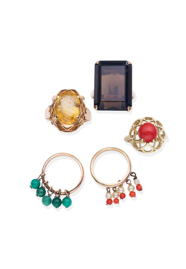 FIVE ASSORTED GEM-SET RINGS (5)