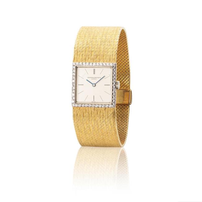 Vacheron & Constantin. A fine lady's 18K gold two tone gold manual wind bracelet watch with diamond set bezel Vacheron & Constantin. Montre bracelet de dame en or jaune et blanc 18K (750) sertie de diamants mouvement mécanique Ref: 8152, Circa 1970