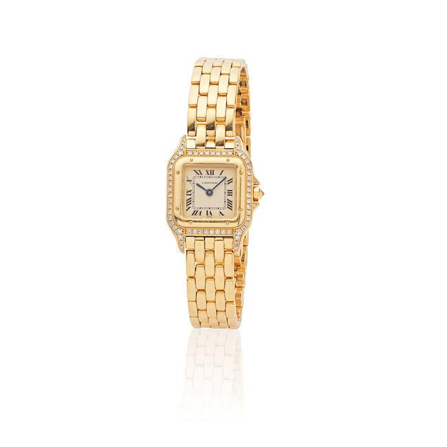 Cartier. A fine lady's 18K gold quartz bracelet watch with diamond set bezel Cartier. Belle montre de dame en or jaune 18K (750) sertie de diamants mouvement quartz Panthère, Circa 1990