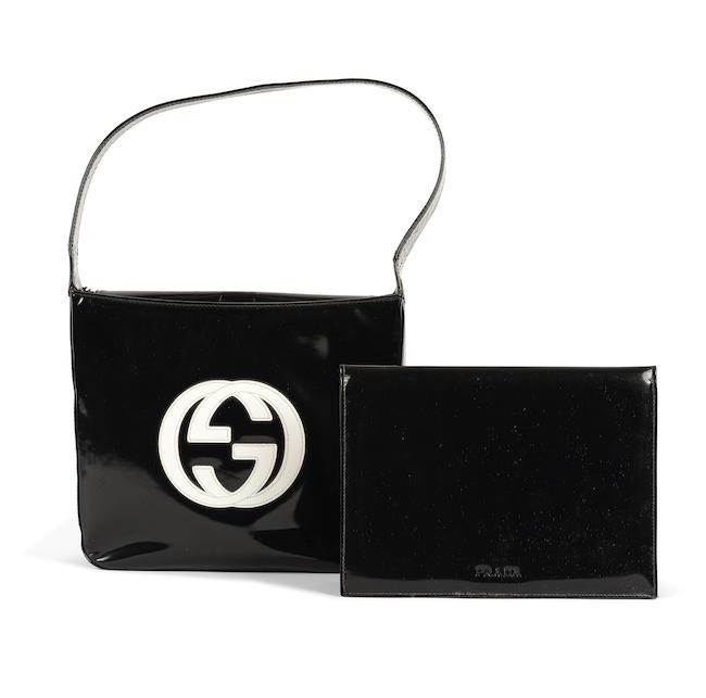 Gucci et Prada, circa 2005. Sac et couverture d'agenda en cuir vernis noir.