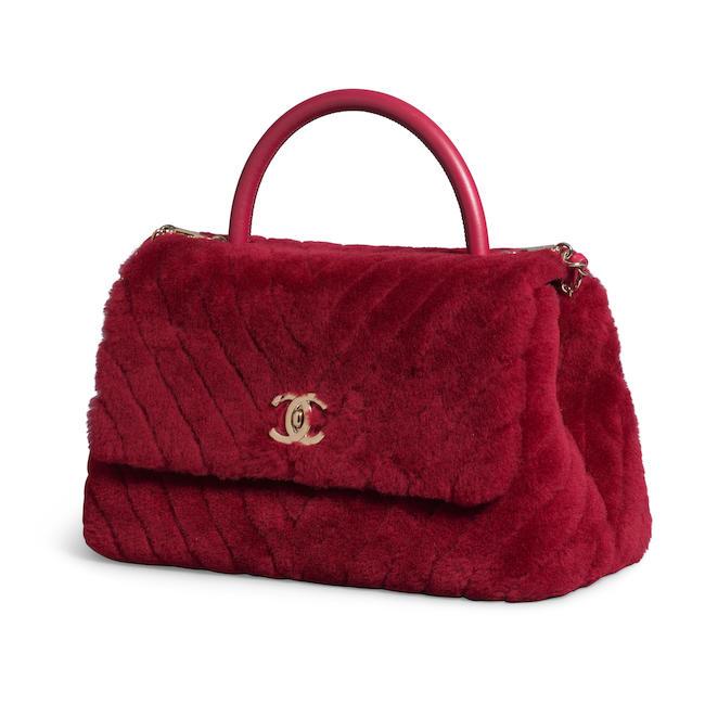 CHANEL: SMALL SHEARLING CHEVRON COCO HANDLE BAG Fall 2019
